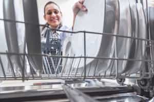 5 Must-Know Commercial Dishwasher Advantages
